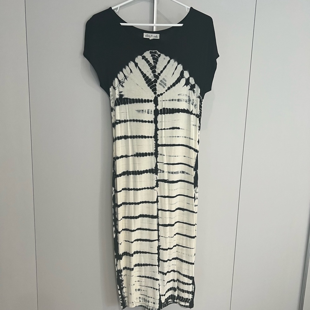 Midi black and cream cap sleeve midi tshirt dress